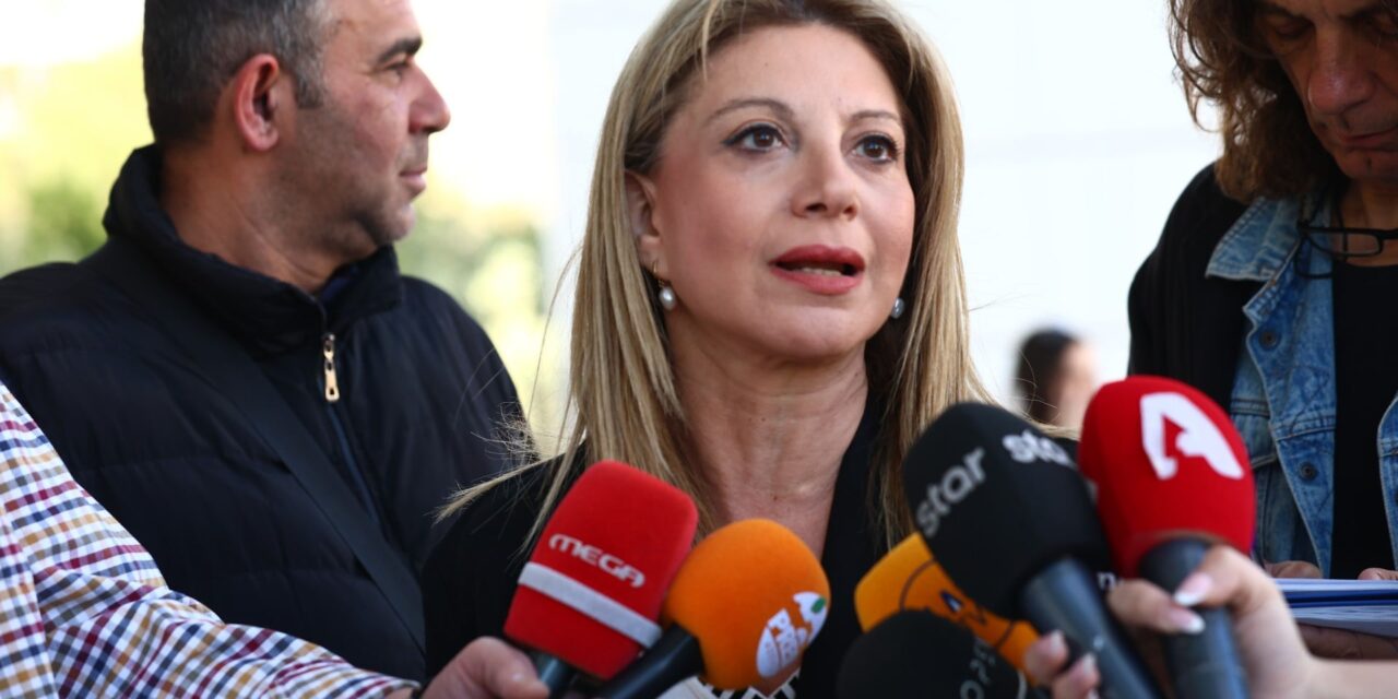 Μήνυση κατά Καραχάλιου από Καρυστιανού, Αυγερινό για την ανάρτηση περί «εντολής από Μόσχα»
