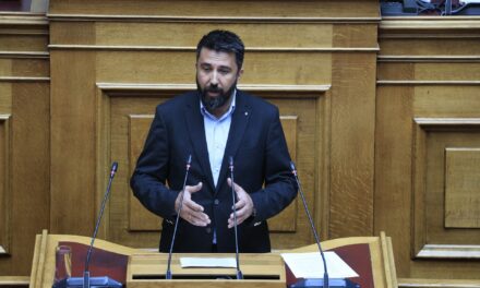 Κύκλοι της Νέας Αριστεράς για την αποχώρηση Οζγκιούρ: «Όλοι κρίνονται από τις επιλογές τους»