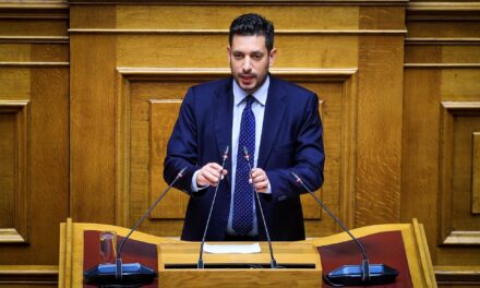 Εντός 10 ημερών το νομοσχέδιο για «πλήρη απαγόρευση κυκλοφορίας ανηλίκου με ηλεκτρικό πατίνι σε δρόμο»