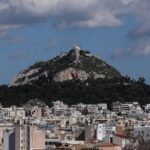 Φωτιά στον Λυκαβηττό – Διακοπή κυκλοφορίας