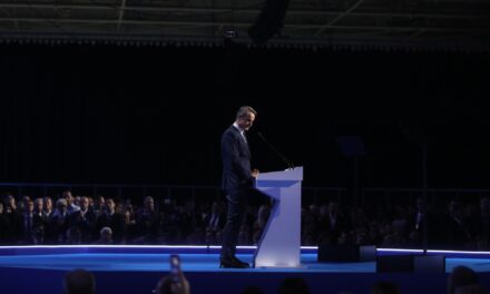 Από το συνέδριο στη μάχη για τους αναποφάσιστους