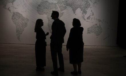 «Γιατί έτσι γουστάρουν»! Ο έλεγχος και οι σχέσεις της κυβέρνησης με τα ΜΜΕ και οι αγωγές εκφοβισμού
