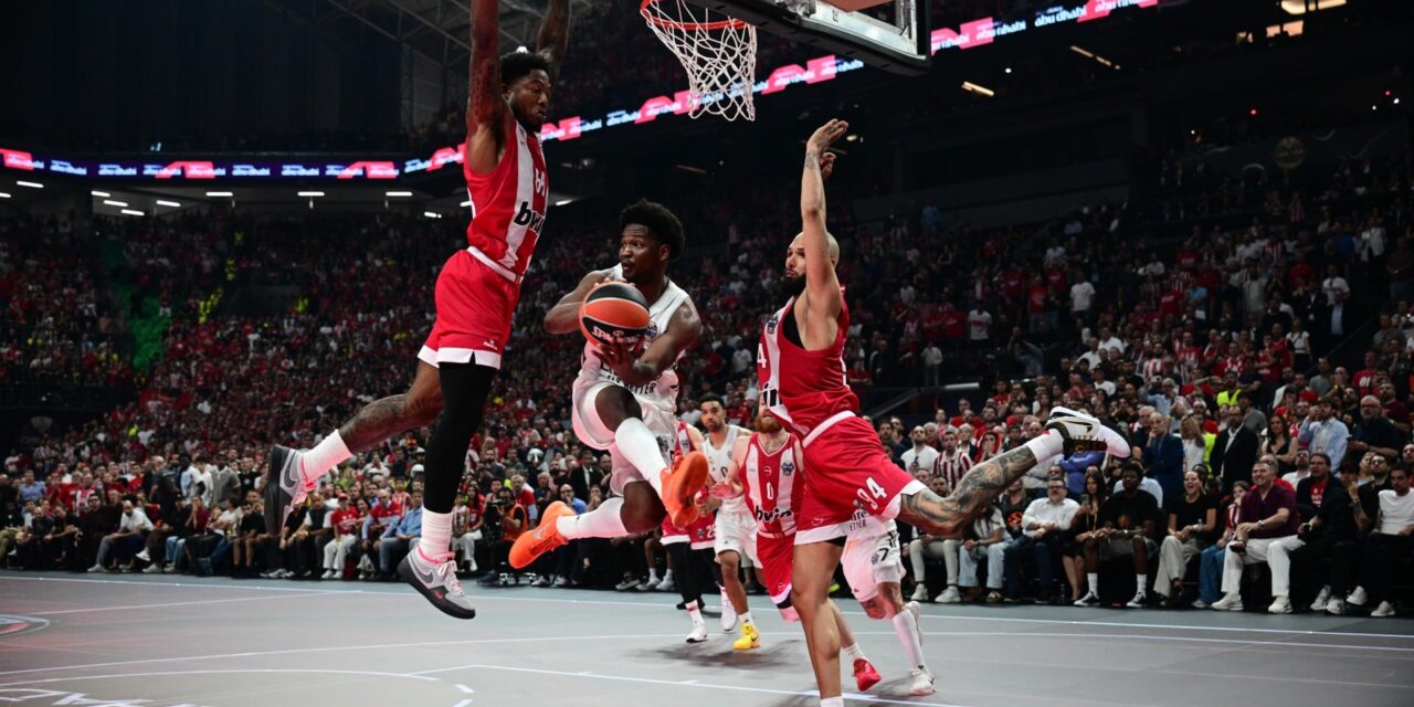 «Η κορυφή της EuroLeague βάφτηκε ερυθρόλευκη» – Συγχαρητήρια στον Ολυμπιακό