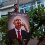 Οι αρχές περιόρισαν με τη βία συγκέντρωση του Οζέλ στη Σμύρνη