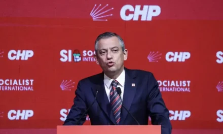 Τουρκία: Δικαστήριο καθαίρεσε τον αρχηγό της αξιωματικής αντιπολίτευσης