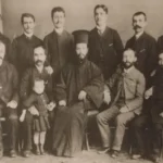 Τον ιερέα πατέρα μου τον κρέμασαν στη Δημαρχία. Κόπηκε το σχοινί και τότε τον κομμάτιασαν με το μαχαίρι και τον πέταξαν