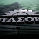 Η κυβέρνηση είναι βαρύτατα εκτεθειμένη, όσο ξετυλίγεται το κουβάρι της συγκάλυψης