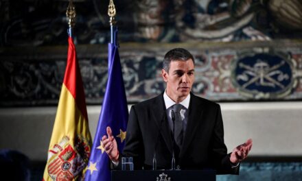 Η τέλεια καταιγίδα που απειλεί τον Πέδρο Σάντσεθ
