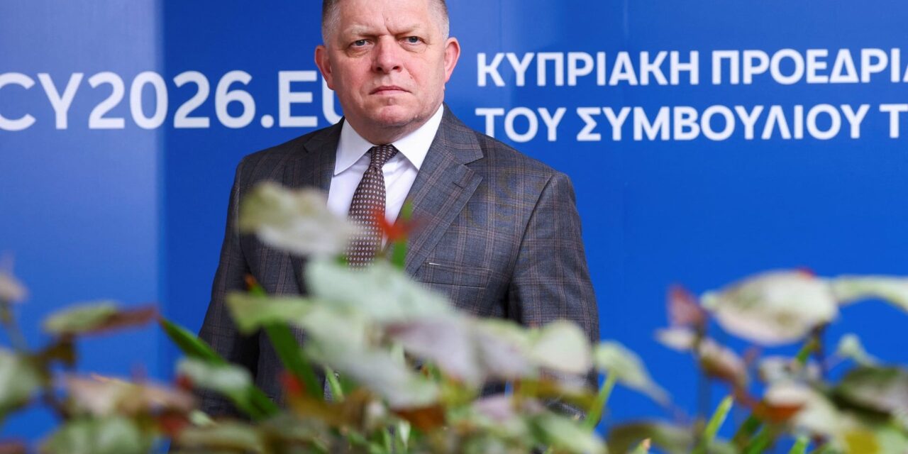Ο Φίτσο ανακοίνωσε ότι θα επισκεφτεί το Κίεβο μετά από τηλεφωνική επικοινωνία που είχε με τον Ζελένσκι