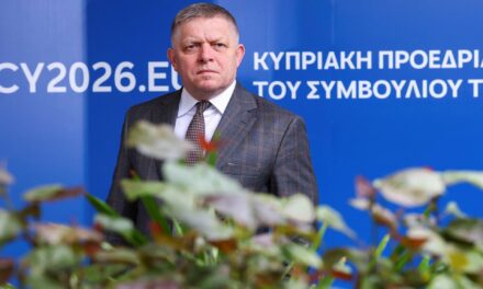 Ο Φίτσο ανακοίνωσε ότι θα επισκεφτεί το Κίεβο μετά από τηλεφωνική επικοινωνία που είχε με τον Ζελένσκι