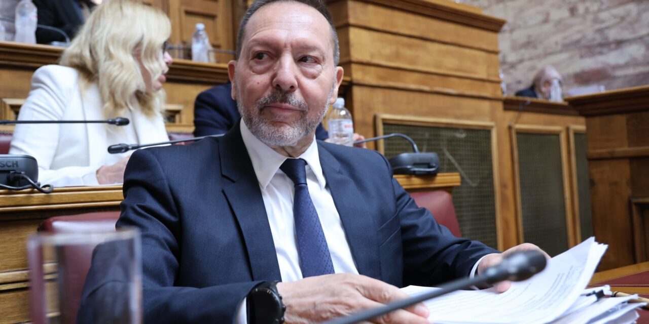 Βουλή: Εγκρίθηκε η ανανέωση της θητείας Στουρνάρα