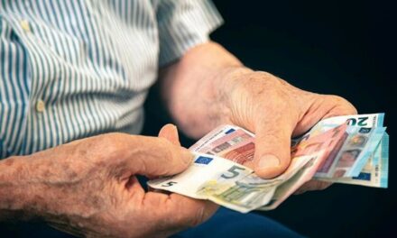 e-ΕΦΚΑ – ΟΠΕΚΑ: Πότε πληρώνονται συντάξεις Ιουνίου και επιδόματα