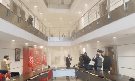 Το φιλοκουρδικό κόμμα DEM καταδικάζει την καθαίρεση του ηγέτη του CHP του Οζγκιούρ Οζέλ