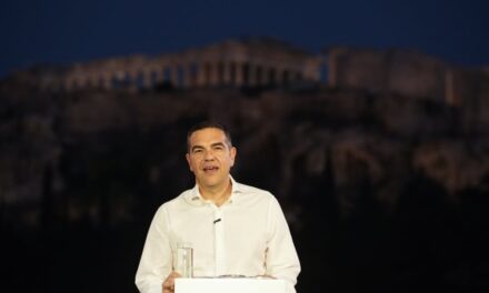 Με Simple Minds και Breakfast Club οι ευχές του Αλέξη Τσίπρα στους μαθητές