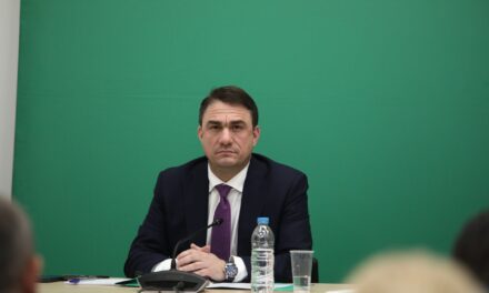 Μάλλον «θα… διάβαζε» ο κ. Μαρινάκης το 2022 που οι κυβερνητικές πηγές είχαν διαρρεύσει το σύνολο των διαλόγων της Επιτροπής Θεσμών και Διαφάνειας