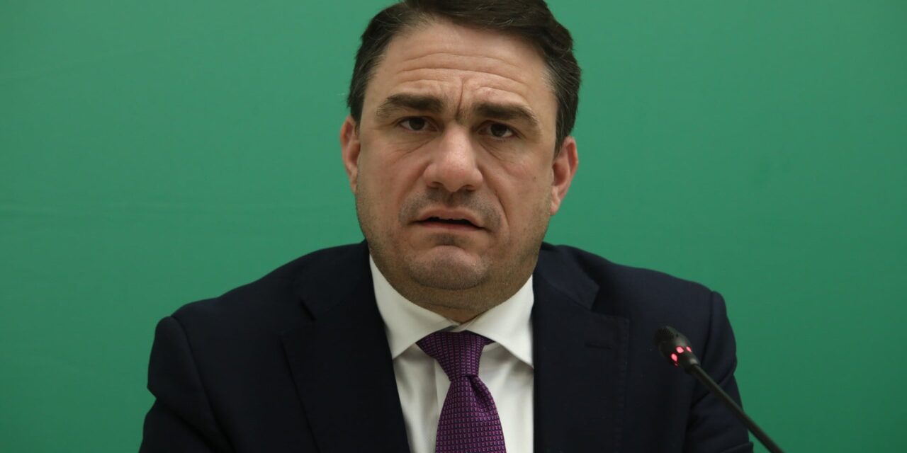 Επιχειρούν να αποφύγουν τη λογοδοσία για το ότι ο θαλάσσιος χώρος της εμφανίζεται ξέφραγο αμπέλι