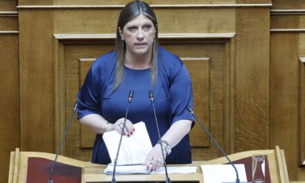 Άρση ασυλίας για δύο υποθέσεις μετά από θυελλώδη συνεδρίαση