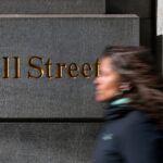 Ισχυρές πιέσεις στη Wall Street καθώς πετρέλαιο και ομόλογα εντείνουν τις ανησυχίες των επενδυτών