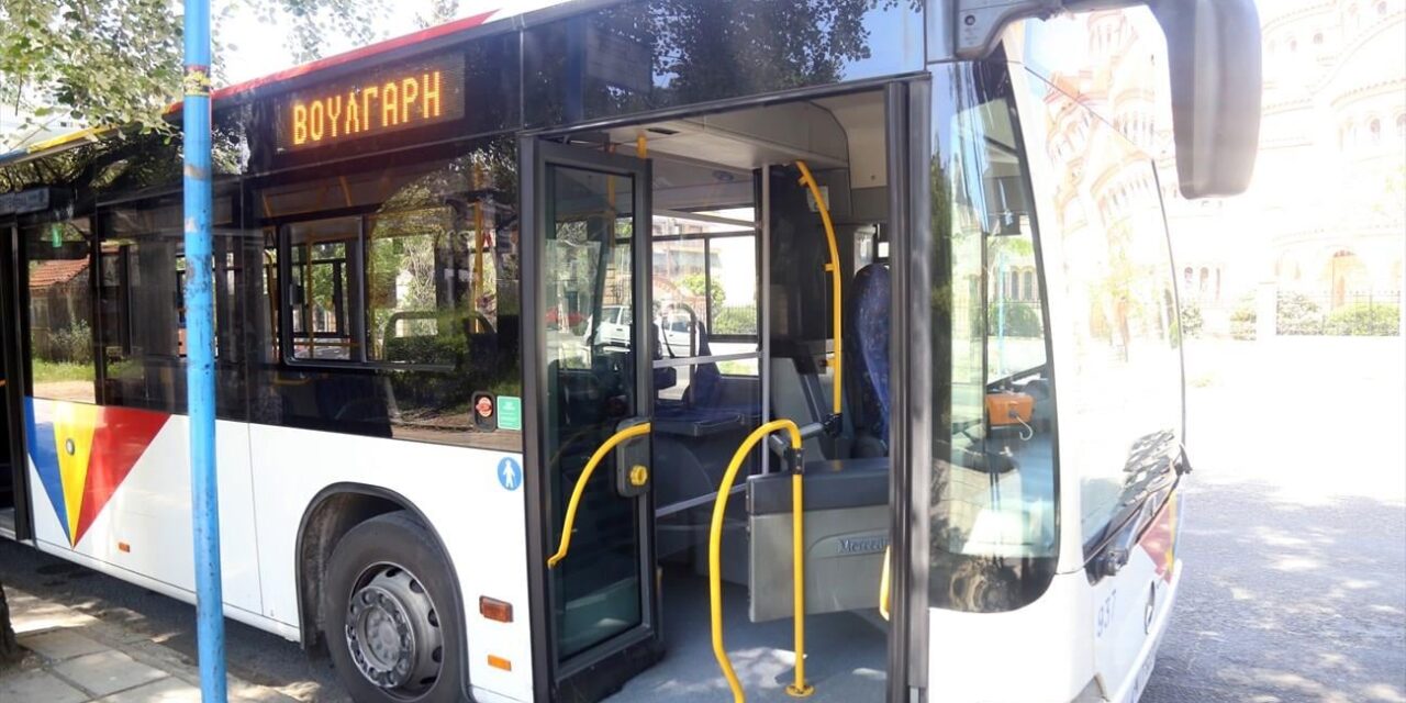 Φωτογράφιζε ανήλικη εν αγνοία της σε λεωφορείο