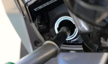 Συνεχίζεται η αποκλιμάκωση στις τιμές της βενζίνης – Πού καταγράφονται οι χαμηλότερες τιμές
