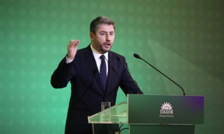 «Ο κ. Μητσοτάκης είναι “τσάμπας” για τους πολιτικούς του φίλους, αλλά ακριβός για τους πολίτες»