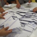 Προβάδισμα 15 μονάδων για ΝΔ, δεύτερος ο Τσίπρας, «ξεφουσκώνει» η Καρυστιανού