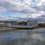 Η (τελευταία) ευρωπαϊκή παραλία που χωρίζει τους άντρες από τις γυναίκες με… τείχος