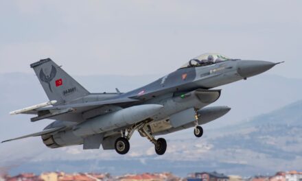 Αιγαίο: Τέσσερις τουρκικές παραβάσεις τη Δευτέρα – Δύο οπλισμένα F-16
