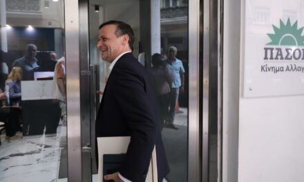 Αιχμές Δούκα στο ΠΣ του ΠΑΣΟΚ: Σέβομαι την απόφαση για αυτόνομη κάθοδο