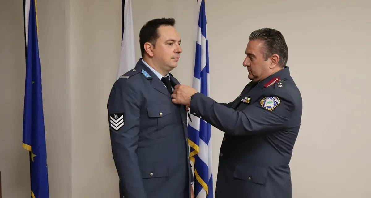 Απονομή μεταλλίου «Αστυνομικού Σταυρού» σε αστυνομικό για εξαίρετη πράξη