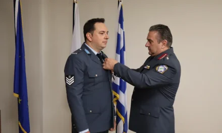 Απονομή μεταλλίου «Αστυνομικού Σταυρού» σε αστυνομικό για εξαίρετη πράξη