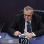Bάζουν έναν «μπαμπούλα» για να μην αντιδρά ο κόσμος
