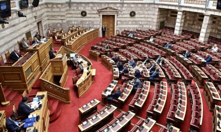 Βουλή: Υπερψηφίστηκε ο νέος Κώδικας Τοπικής Αυτοδιοίκησης