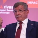 Ο Νταβούτογλου εξηγεί τη «Γαλάζια Πατρίδα» – και επαναφέρει τη συζήτηση για το Αιγαίο