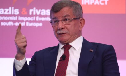 Ο Νταβούτογλου εξηγεί τη «Γαλάζια Πατρίδα» – και επαναφέρει τη συζήτηση για το Αιγαίο