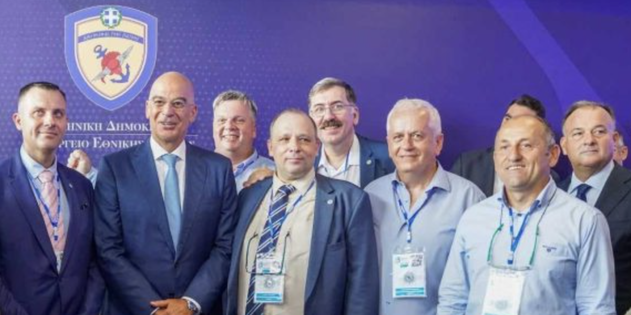 Θέμα Δένδια με τον καταδικασμένο αξιωματικό μετά τα όσα είπε στη Βουλή ο ΥΦΕΘΑ Αθανάσιος Δαβάκης