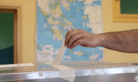 Εδραιώνεται στη δεύτερη θέση η ΕΛΑΣ του Τσίπρα, με στάσιμο το ΠΑΣΟΚ- «Βουτιά» για την Καρυστιανού, το 78% δεν θα ψήφιζε Σαμαρά