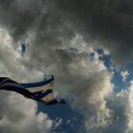 Κλείνουμε τα ελλείμματα του χθες, όχι το χάσμα του αύριο
