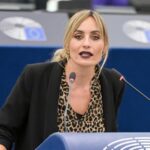 Χυδαίο ανήλικα παιδιά να γίνονται influencers