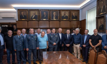 Eπίσκεψη του Μ. Χρυσοχοΐδη στον Εμπορικό Σύλλογο Αθηνών – Δράσεις για εύρυθμη λειτουργία της αγοράς