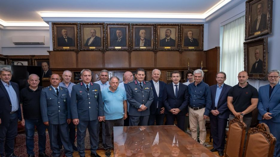 Eπίσκεψη του Μ. Χρυσοχοΐδη στον Εμπορικό Σύλλογο Αθηνών – Δράσεις για εύρυθμη λειτουργία της αγοράς
