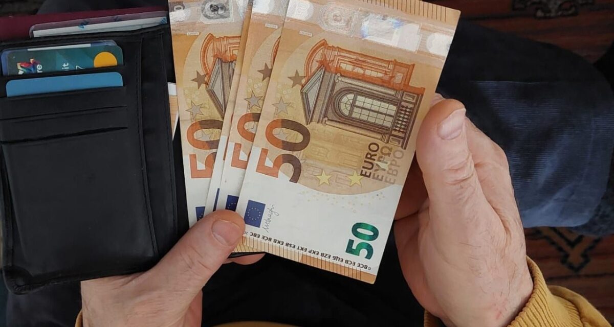 Οι πληρωμές από e-ΕΦΚΑ και ΔΥΠΑ έως τις 26 Ιουνίου – Ποιοι είναι οι δικαιούχοι