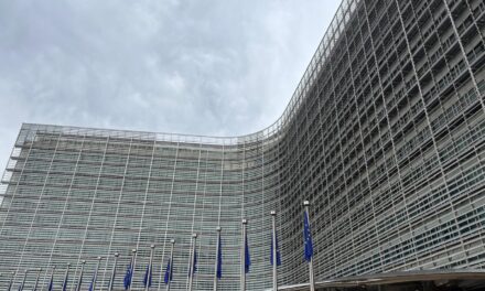 Η ΕΕ προσκαλεί τους Ταλιμπάν και… ακόμη τους περιμένει να βγάλουν βίζα
