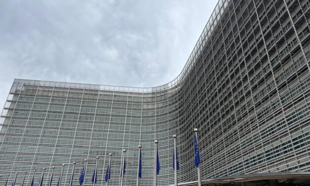 Η ΕΕ προσκαλεί τους Ταλιμπάν και… ακόμη τους περιμένει να βγάλουν βίζα