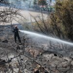 Άμεσα τέθηκε υπό μερικό έλεγχο η φωτιά στην Βλυχάδα Μεγάρων Αττικής