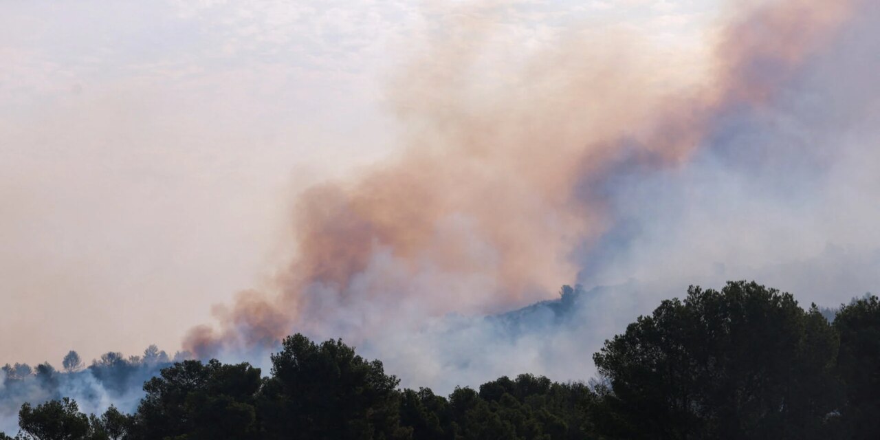 Φωτιά τώρα στα Καλά Νερά Πηλίου