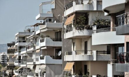 Ακίνητα: Υποχώρησαν οι μεταβιβάσεις τον Απρίλιο, αυξήθηκαν οι γονικές παροχές – Eλέγχους σε 4.820 υποθέσεις ετοιμάζει η ΑΑΔΕ