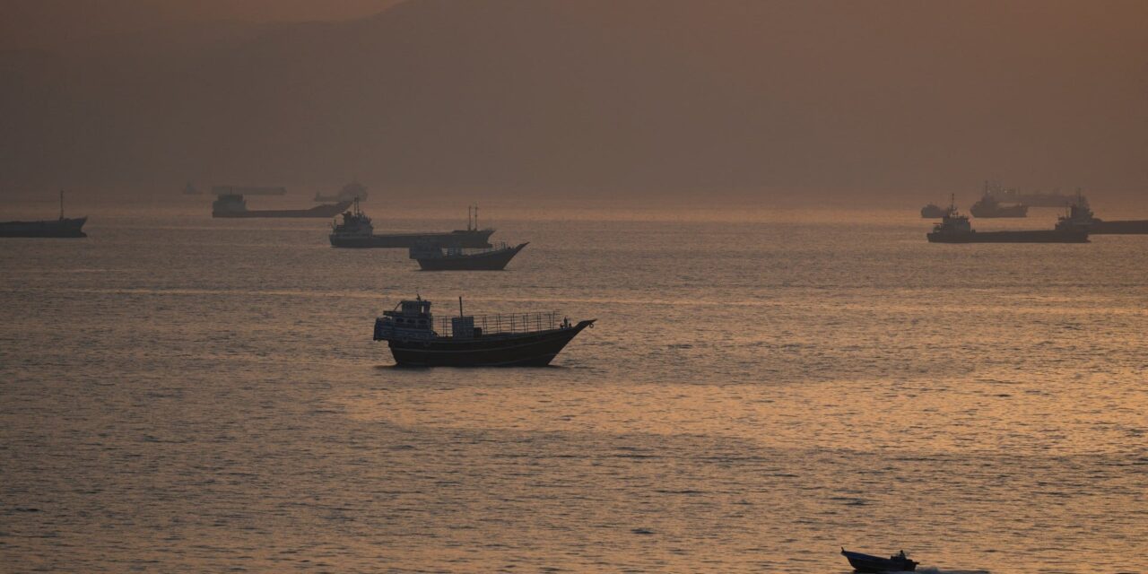 Τέλη υπηρεσιών και όχι διόδια στα Στενά του Ορμούζ