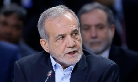 Ιράν: Ο πρόεδρος Πεζεσκιάν τάσσεται υπέρ αλλαγών στον τρόπο διακυβέρνησης