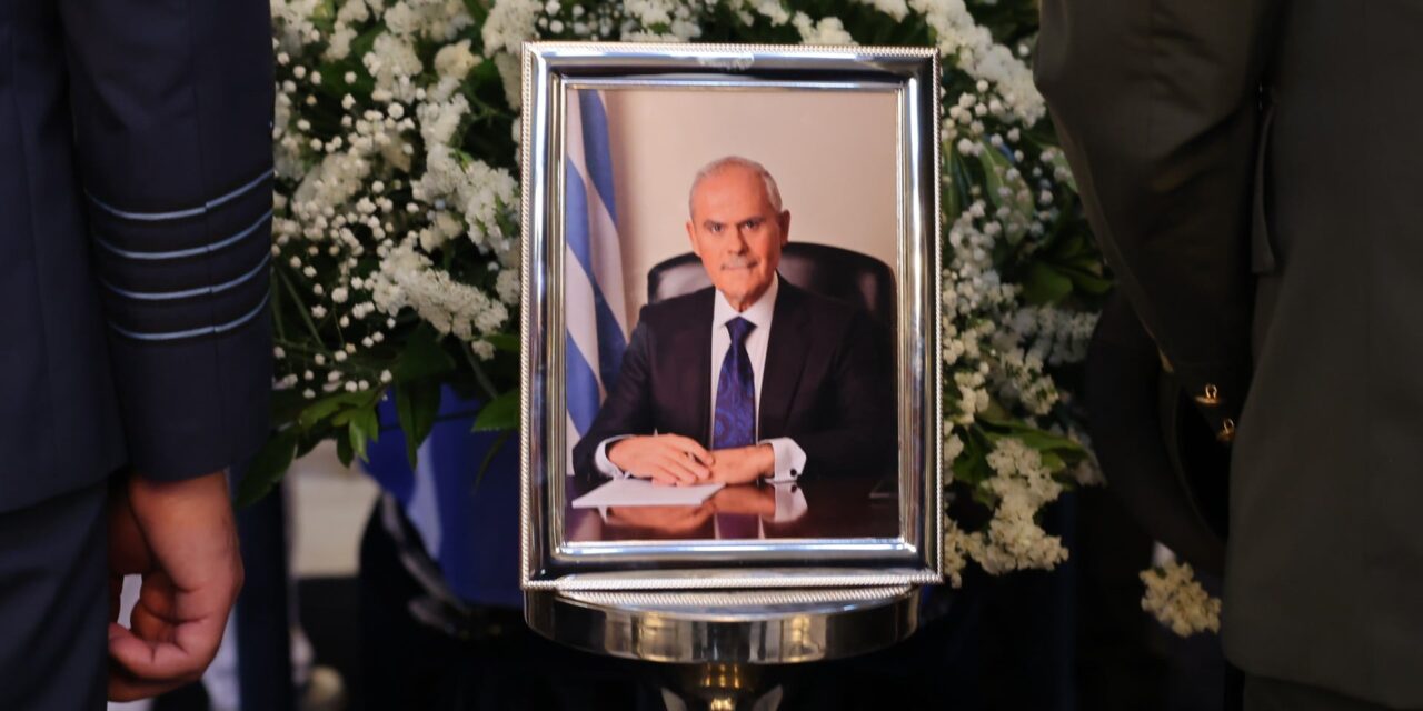 Τελευταίο αντίο στον υφυπουργό Νίκο Ταγαρά